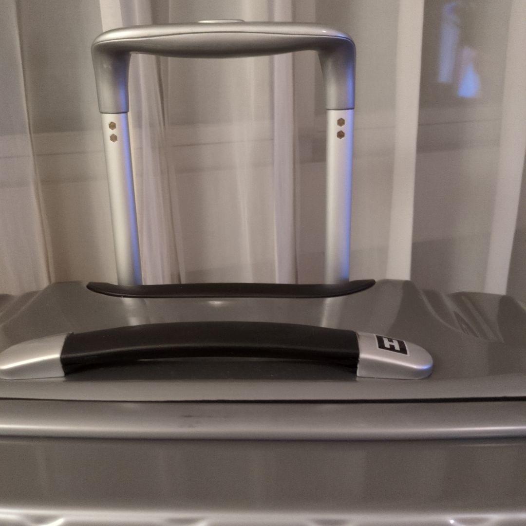 Samsonite シルバースーツケース72×50、厚み約28㌢