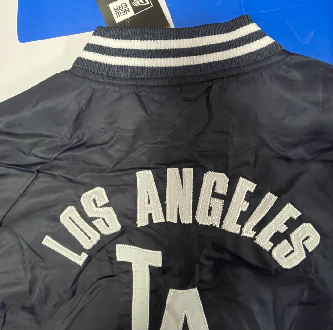 とるみ送料無料/新品未使用　MLB　 LAドジャース ジャケットXL