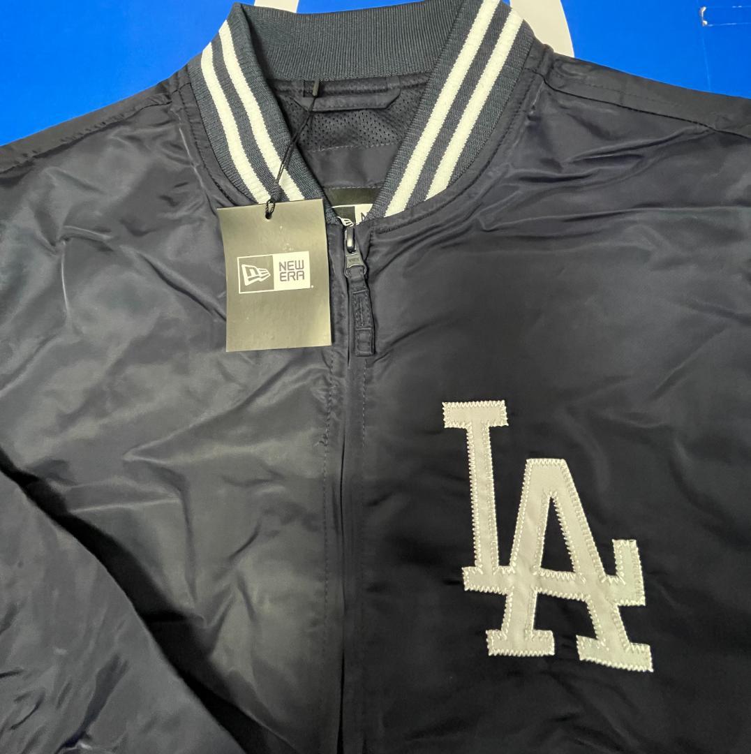 とるみ送料無料/新品未使用　MLB　 LAドジャース ジャケットXL