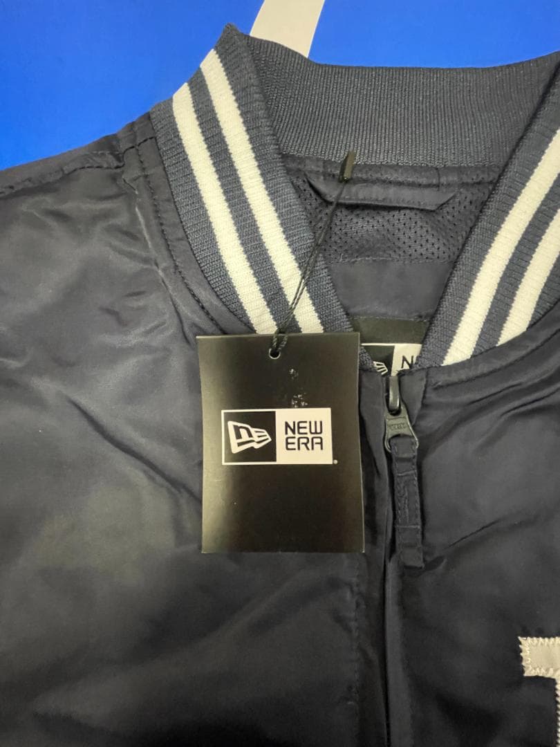 とるみ送料無料/新品未使用　MLB　 LAドジャース ジャケットXL