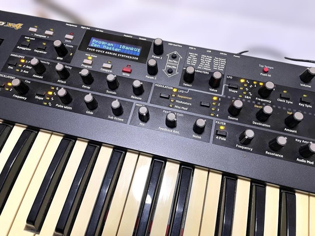 Dave Smith Instruments Mopho X4 シンセサイザー