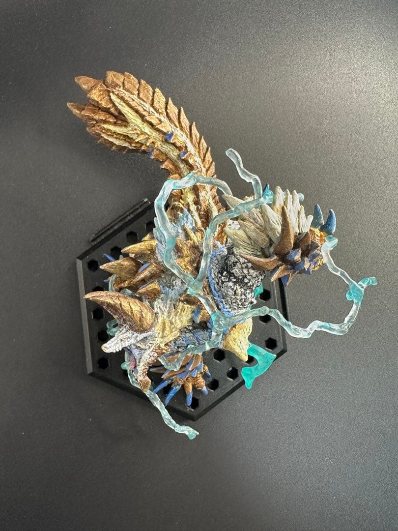 チ*ラ様 モンスターハンター　スタンダードモデル　フィギュア　極み吼えるジンオウ