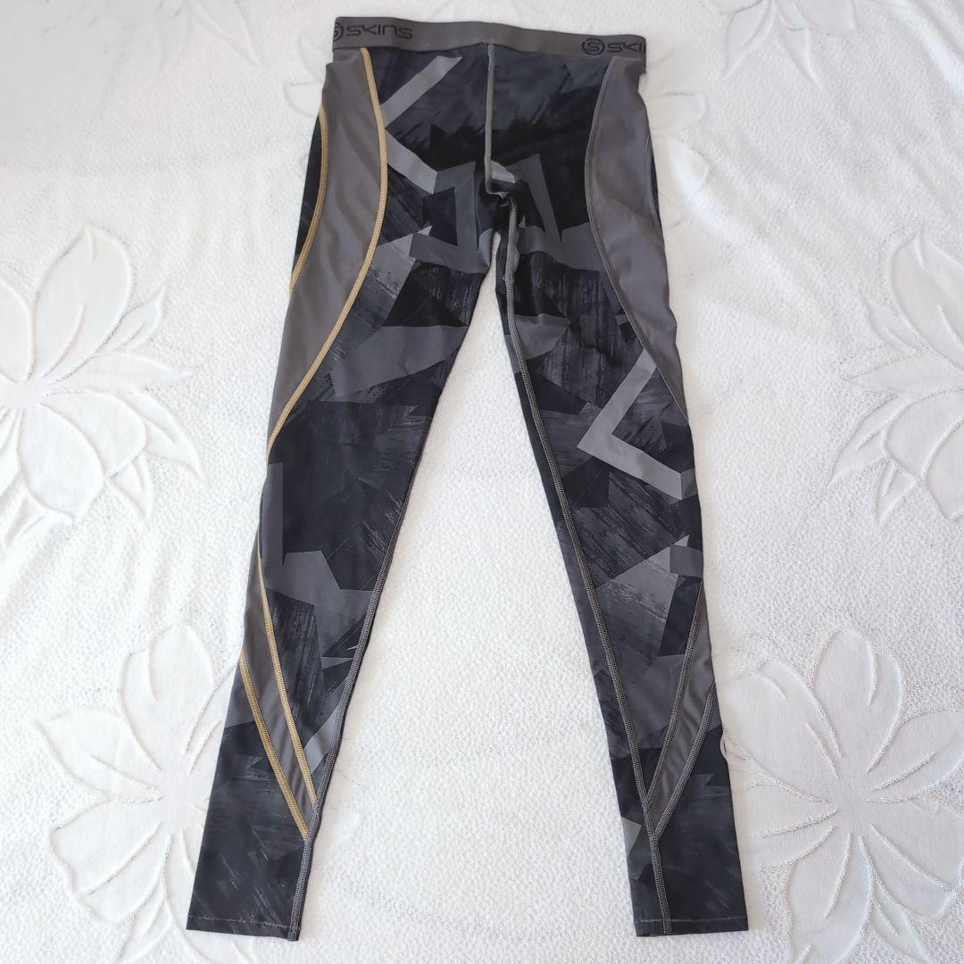 未使用デサント製 SKINS ダイナミック ロングスリーブ 上下M