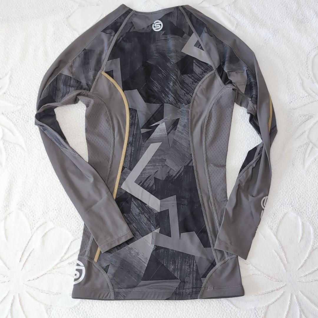 未使用デサント製 SKINS ダイナミック ロングスリーブ 上下M