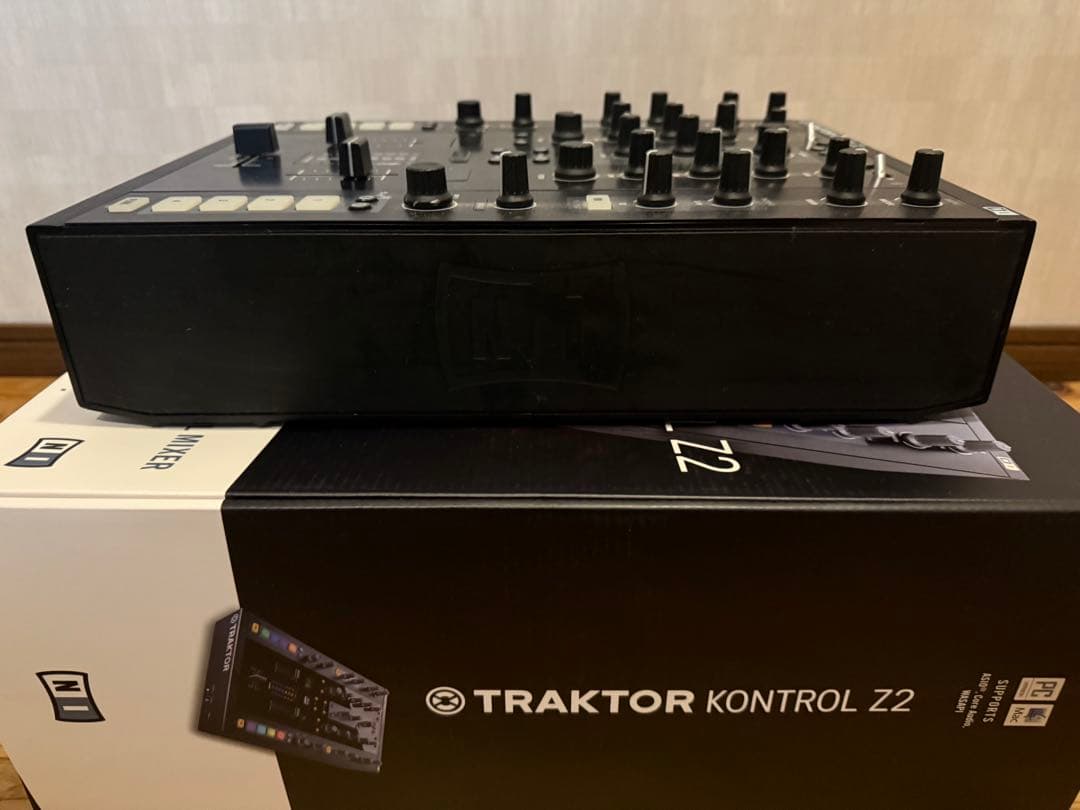 DJ機材 NATIVE INSTRUMENTS TRAKTOR KONTROL Z2