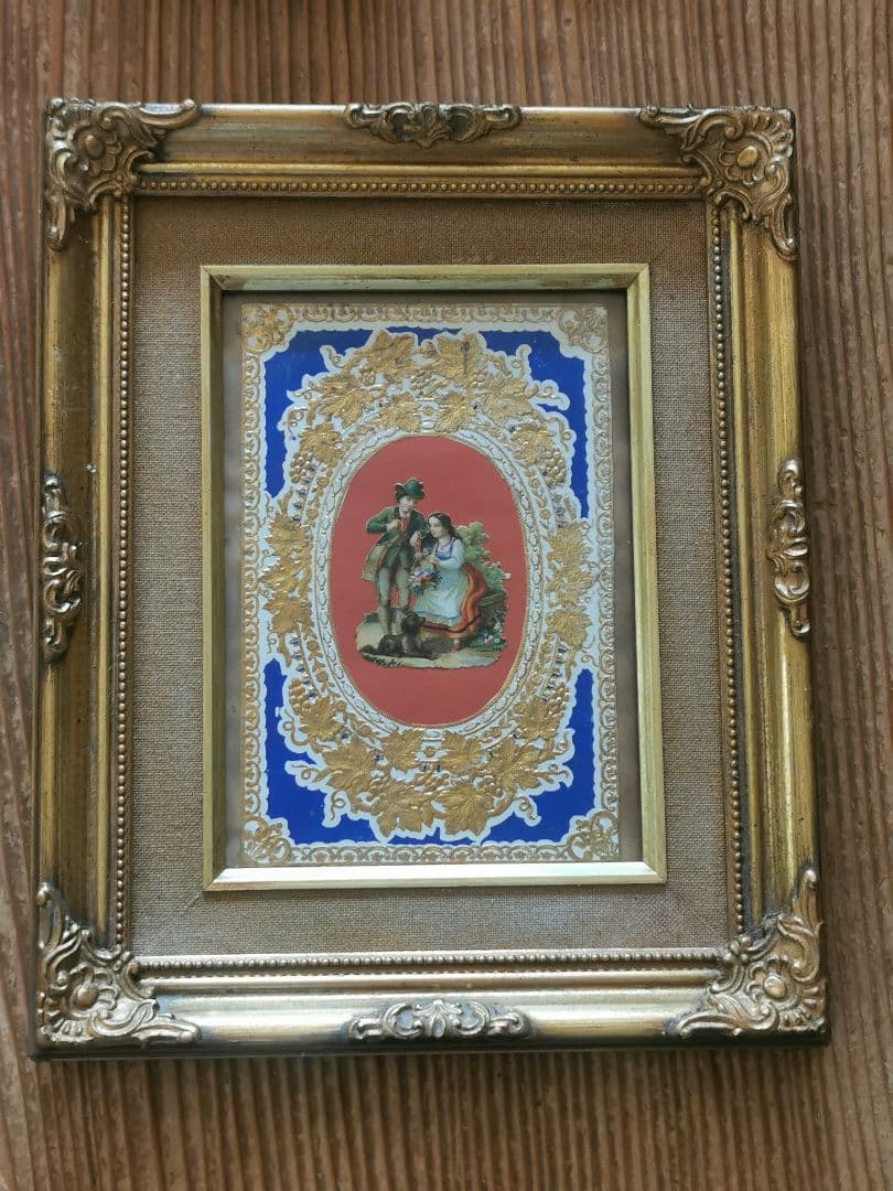 アンティーク 薔薇の花籠を持つカップルと犬 エンボス金彩 麻布ガラス金彩フレーム