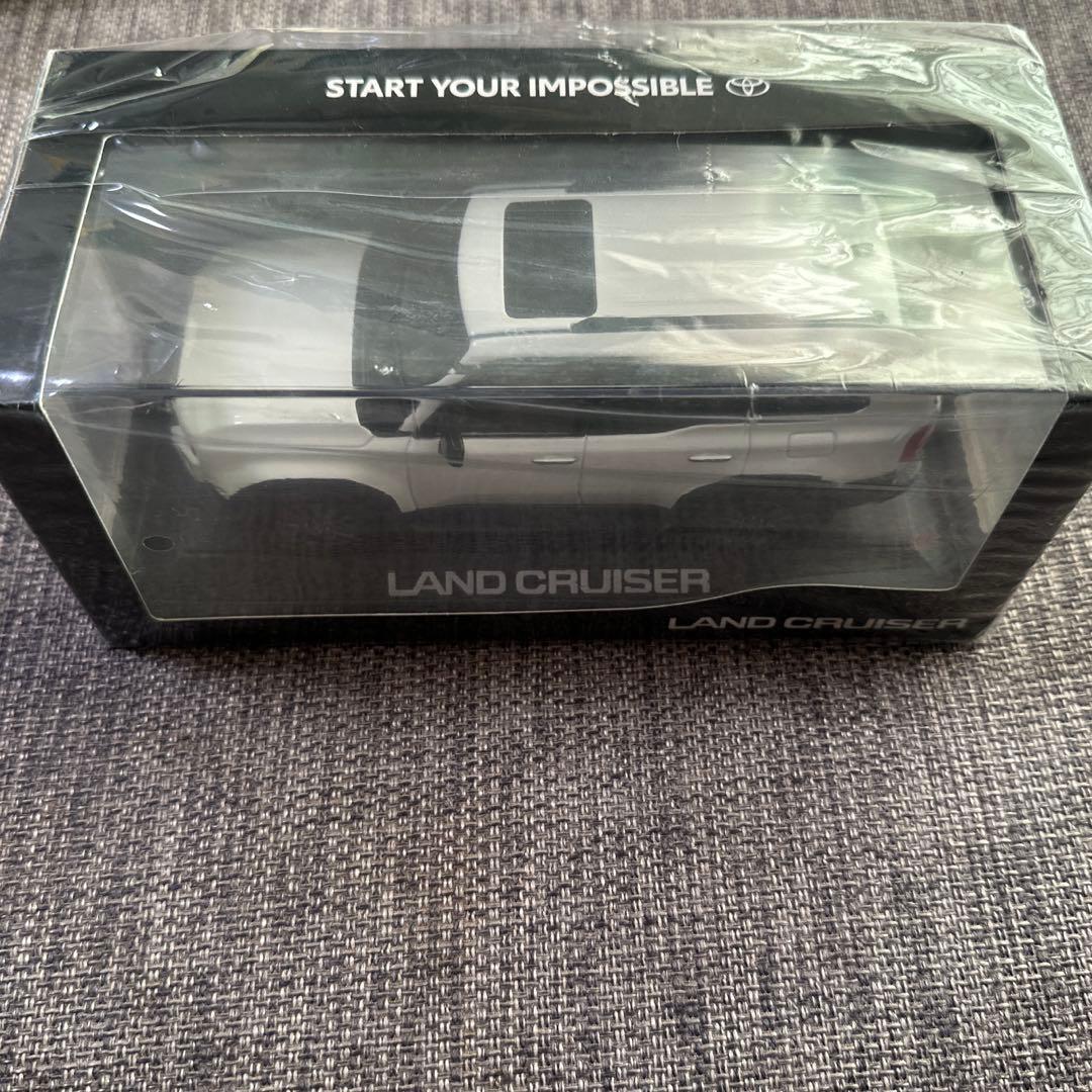 ランドクルーザー250 カラーサンプル　ホワイト