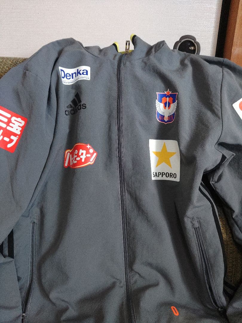 アルビレックス新潟　adidas ピステ グレー フード付き