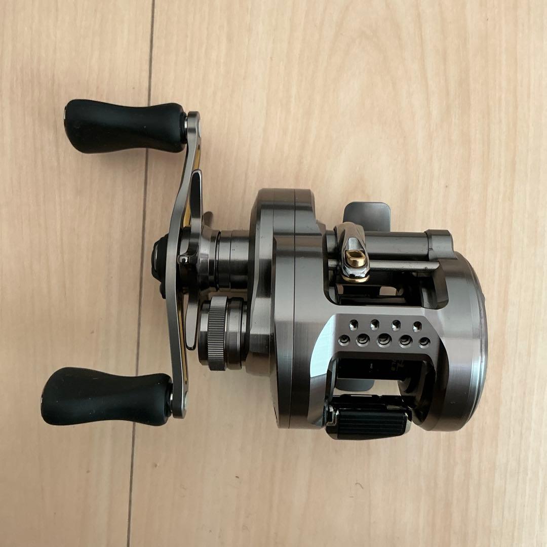 SHIMANO CALCUTTA CONQUEST BFS XG 左