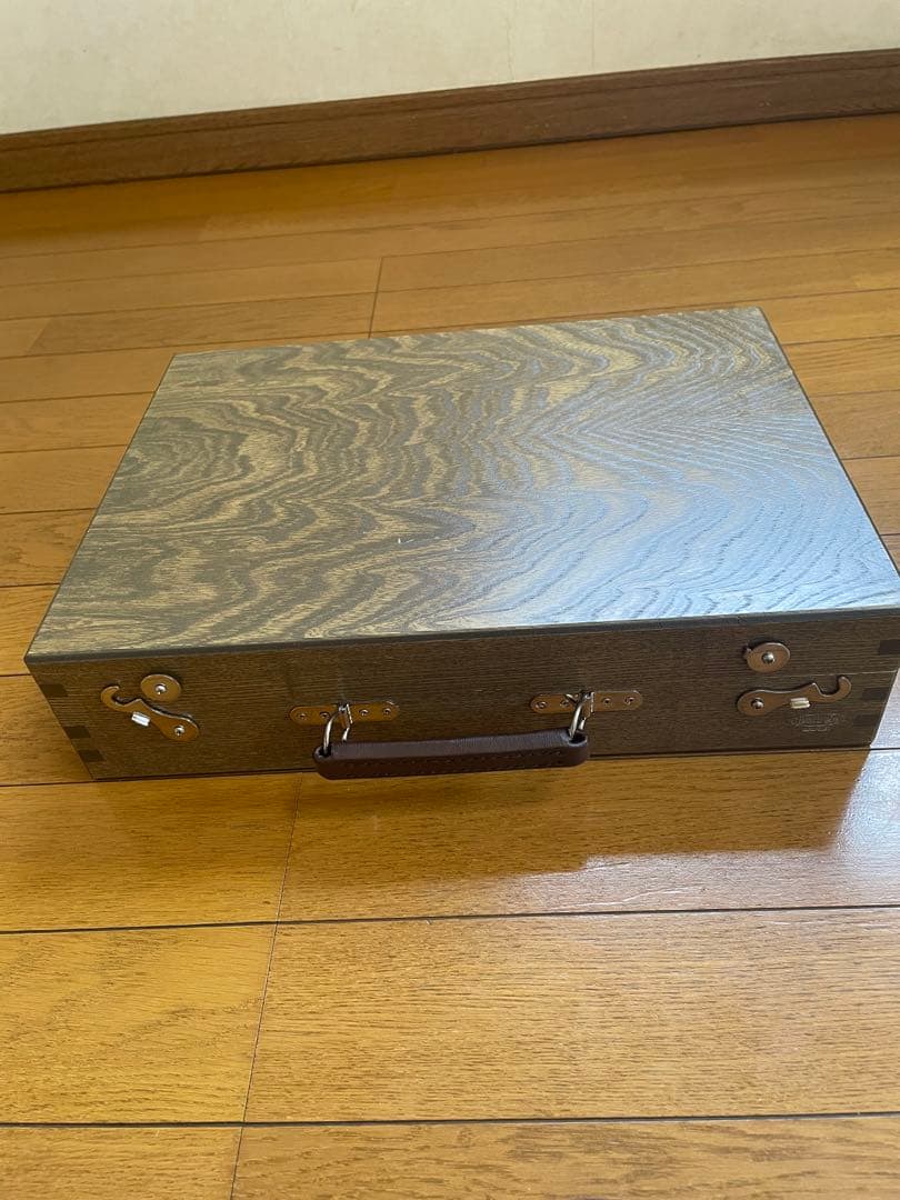 値下げ！新品HOLBEIN SKETCHING BOX 油絵具他画材全て未開封