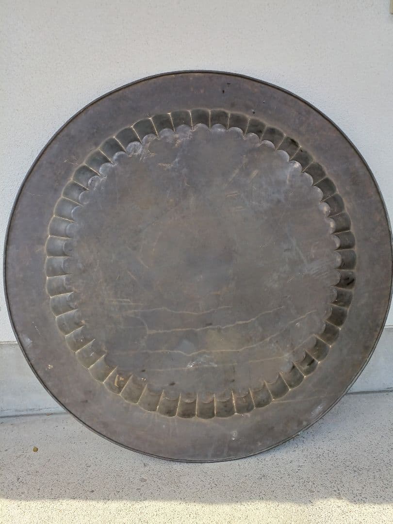 アンティーク大きな金属製プレート　直径約120cm