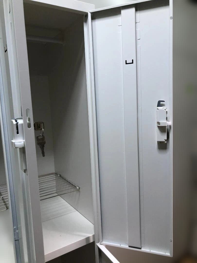 送料無料 生興 スチールロッカー 4人用 AKL-W4S 白 251127