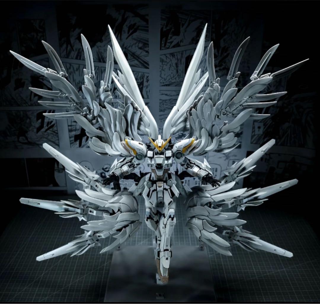 新品 1/100ウイングガンダム スノーホワイト