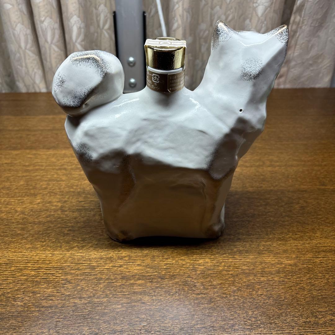  12 犬の形ウイスキー瓶