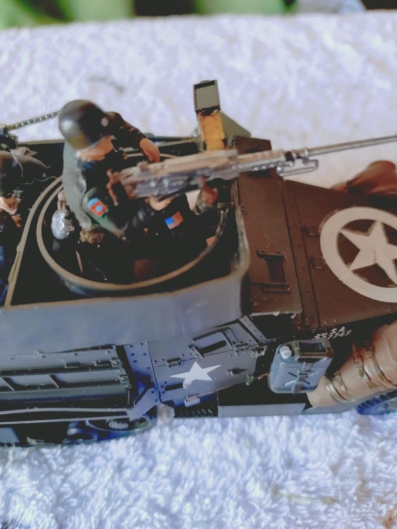 新春セール！パットン大戦車軍団兵員輸送車M3A2 1/35フィギュア9体