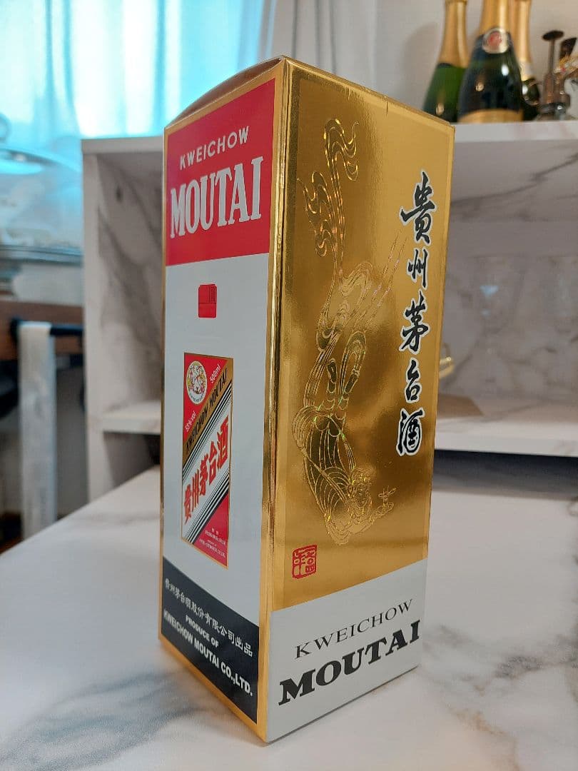 貴州茅台酒 正規品 箱付 500ml 53度 グラス2個付(2022年製造分)