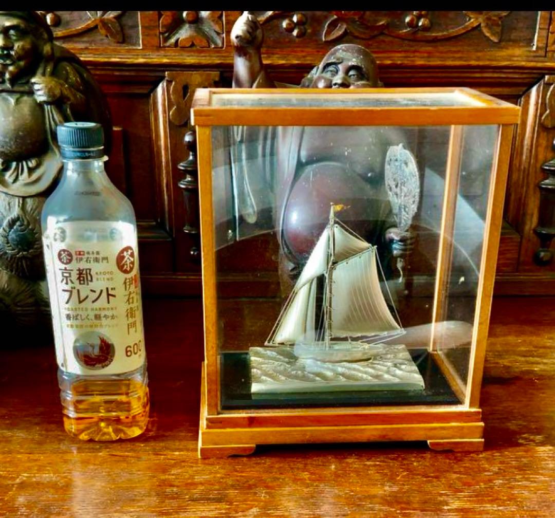 美品★銀細工 関武比古 銀製 帆船 ヨット 置物 飾物 ガラスケース