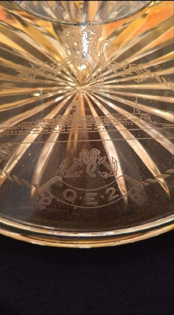 【最終価格】豪華客船クイーンエリザベス号　洋酒の空き瓶とコースター