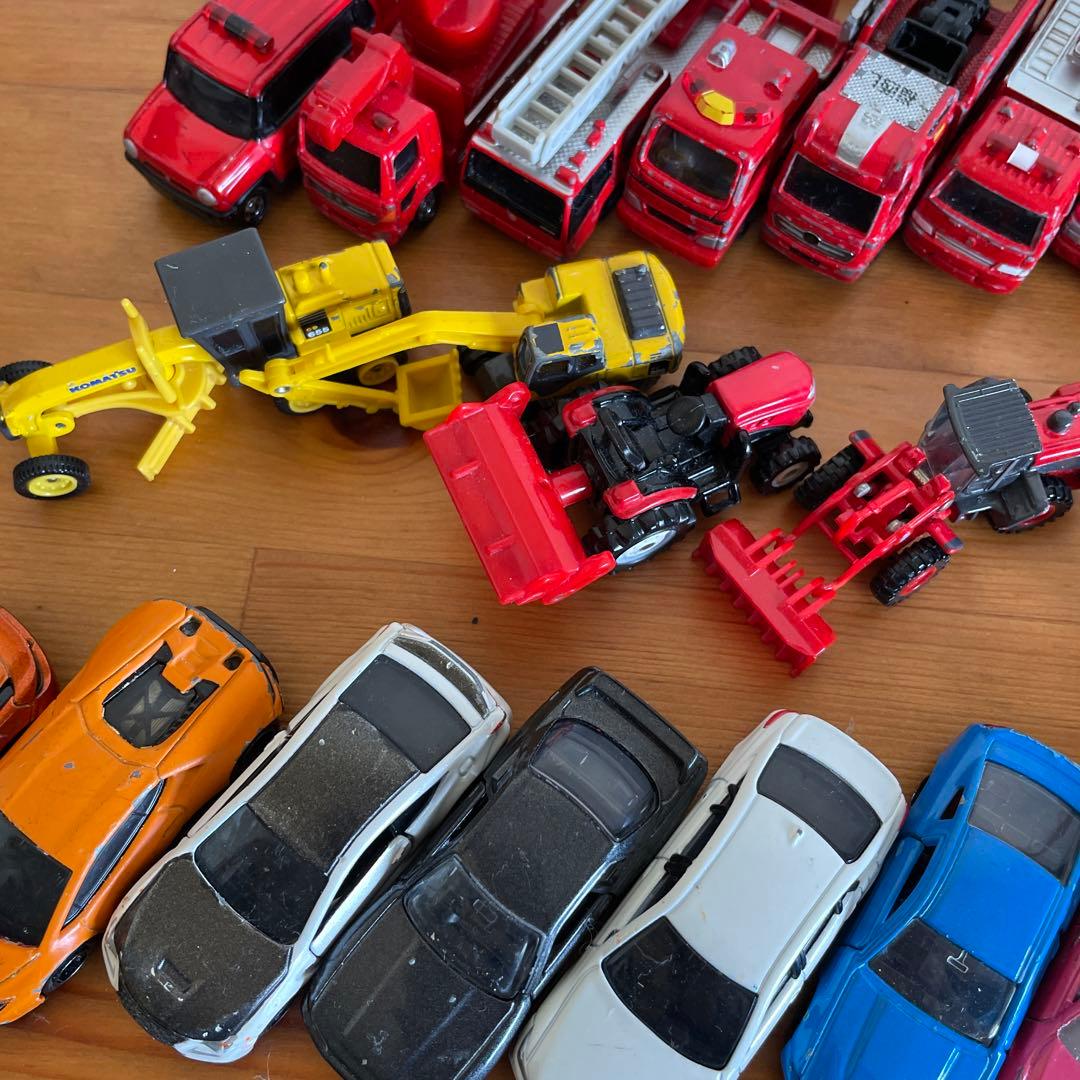 トミカ８２台セット販売