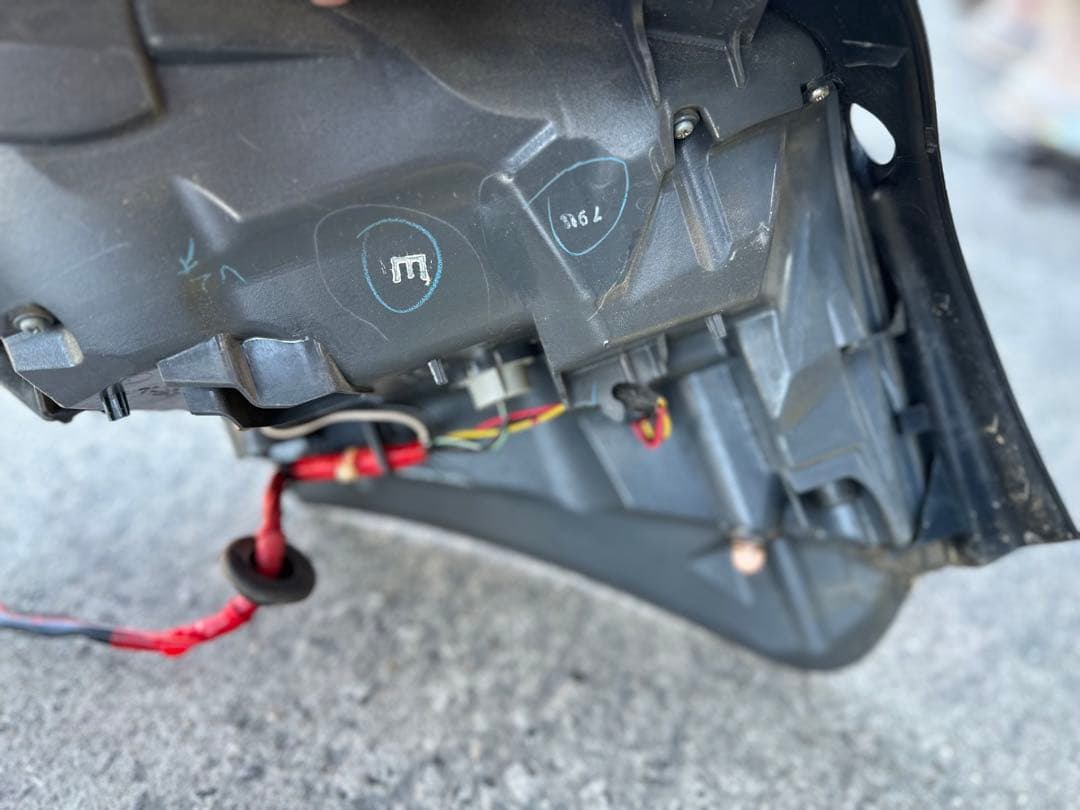 トヨタ　SAI テールランプ　右左セット　一台分