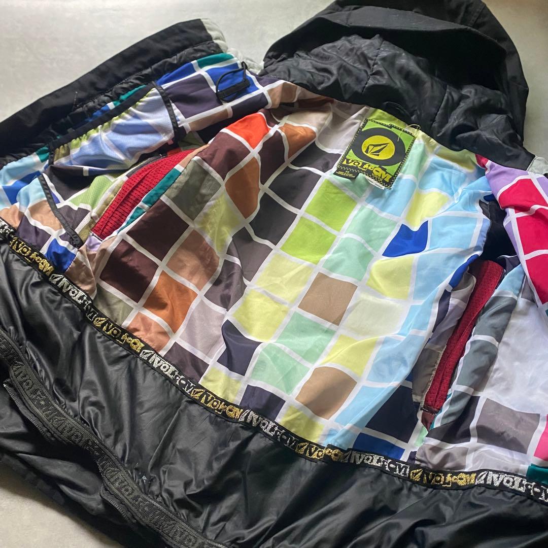 美品VOLCOMデサントスノボ・スキーウェア セットアップ M - 高防水透湿性