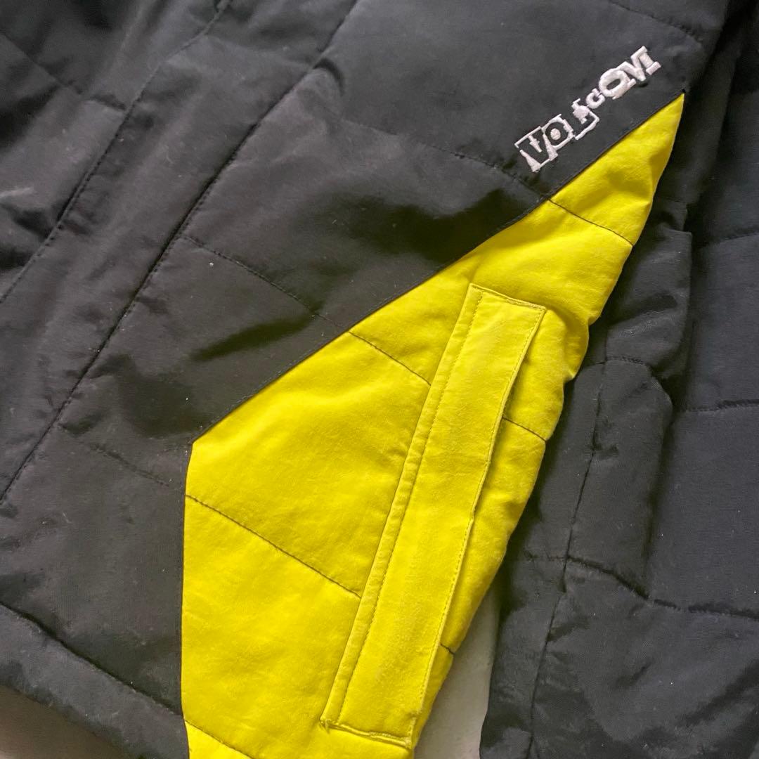 美品VOLCOMデサントスノボ・スキーウェア セットアップ M - 高防水透湿性