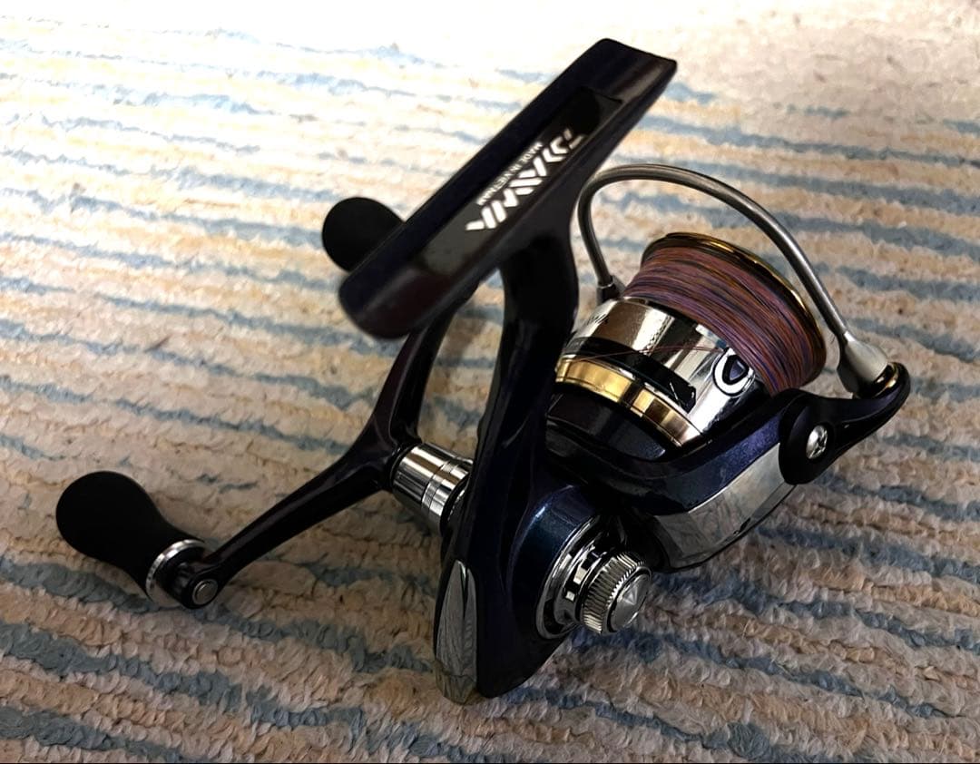 エメラルダス　DAIWA スピニングリール INF2506