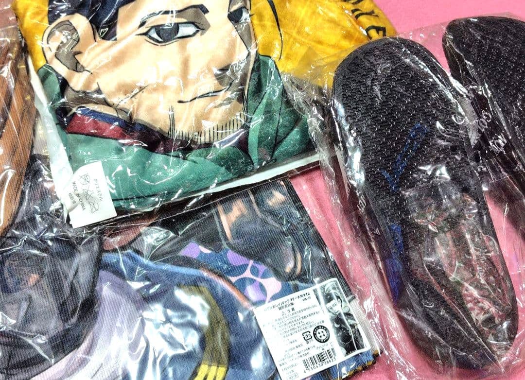 【8点セット】ゴールデンカムイ ブランケット 木製 スタンド尾形百之助大判タオル