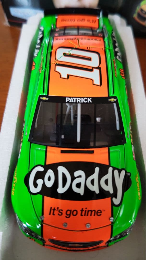 ダニカ・パトリック #10 GoDaddy ミニカー 1/24 2014年