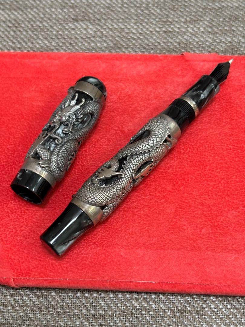 Montegrappa The Dragon 万年筆　モンテグラッパ ドラゴン