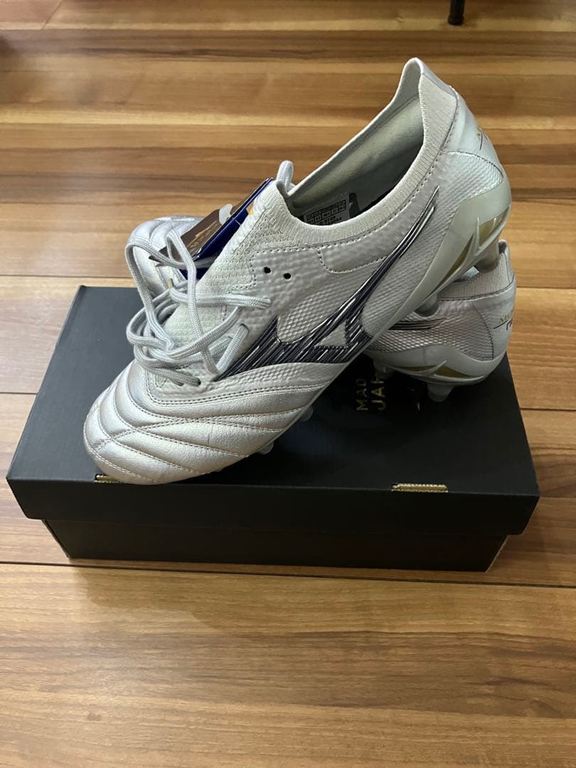 5*1様 モレリアネオ4 β 24.5cm