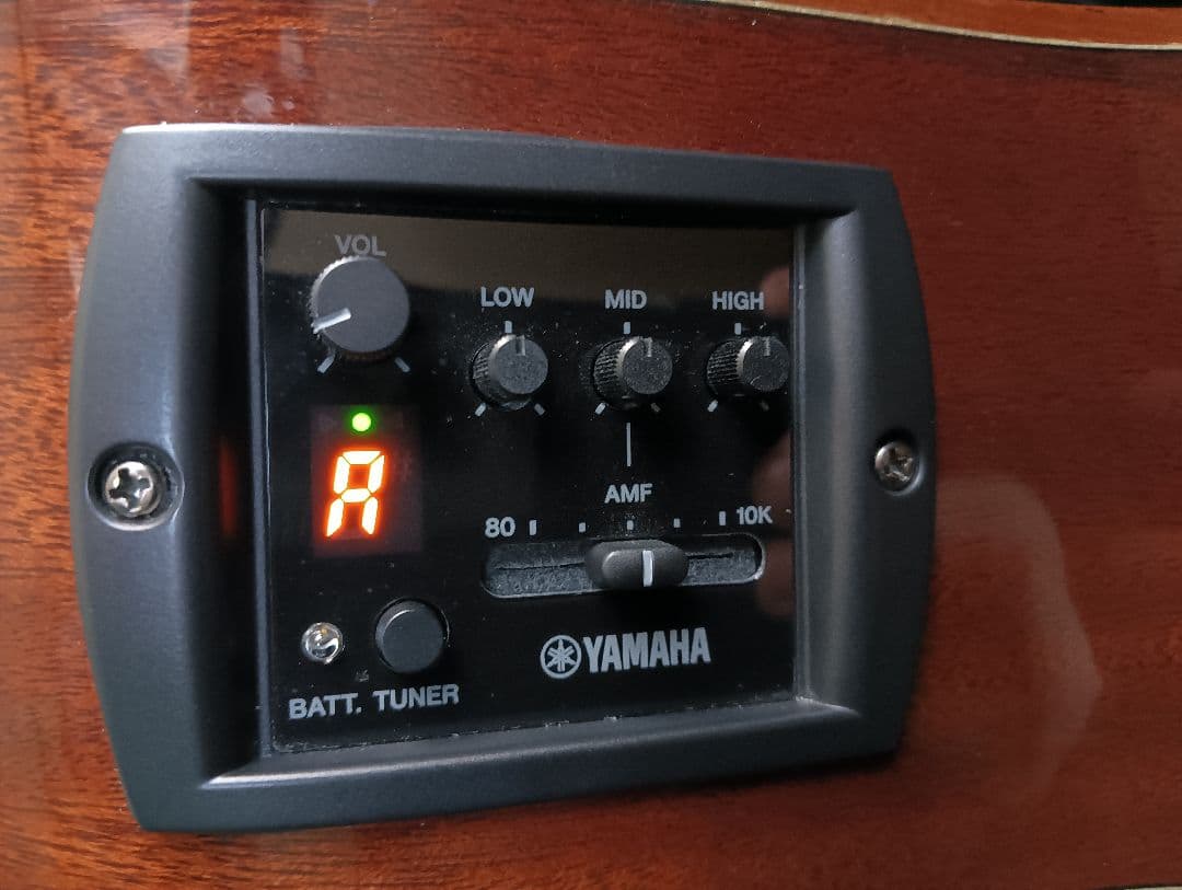 ヤマハ　エレアコギター　A1M