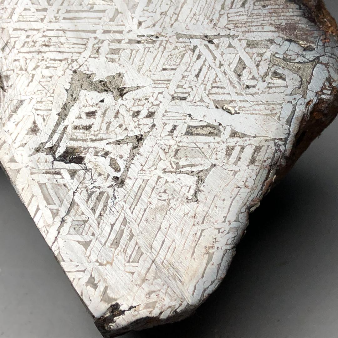 アルタイ隕石　大型隕石 鉄隕石　外皮付き隕石　ナチュラル　原石　重さ約969ｇ