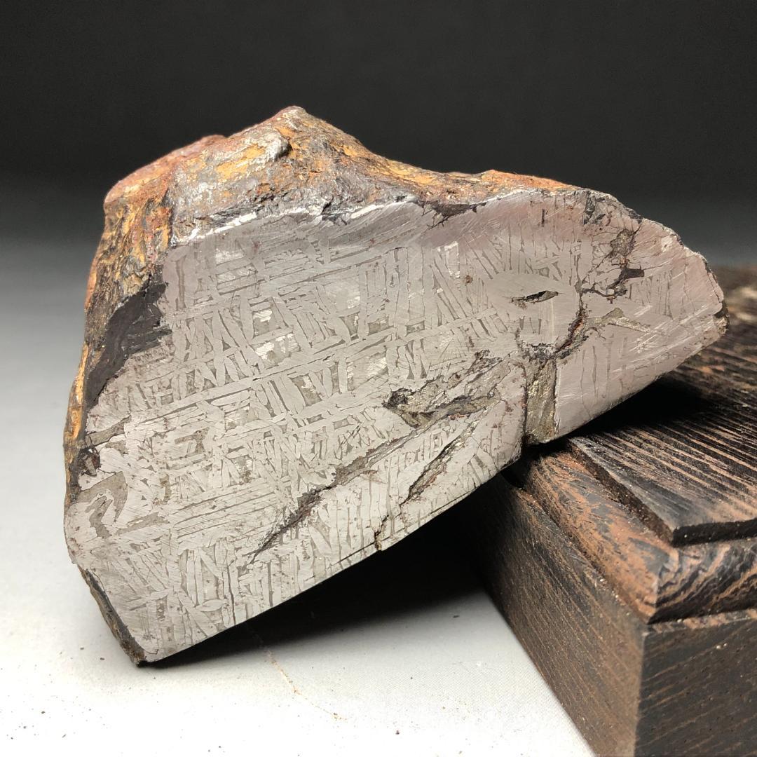 アルタイ隕石　大型隕石 鉄隕石　外皮付き隕石　ナチュラル　原石　重さ約969ｇ