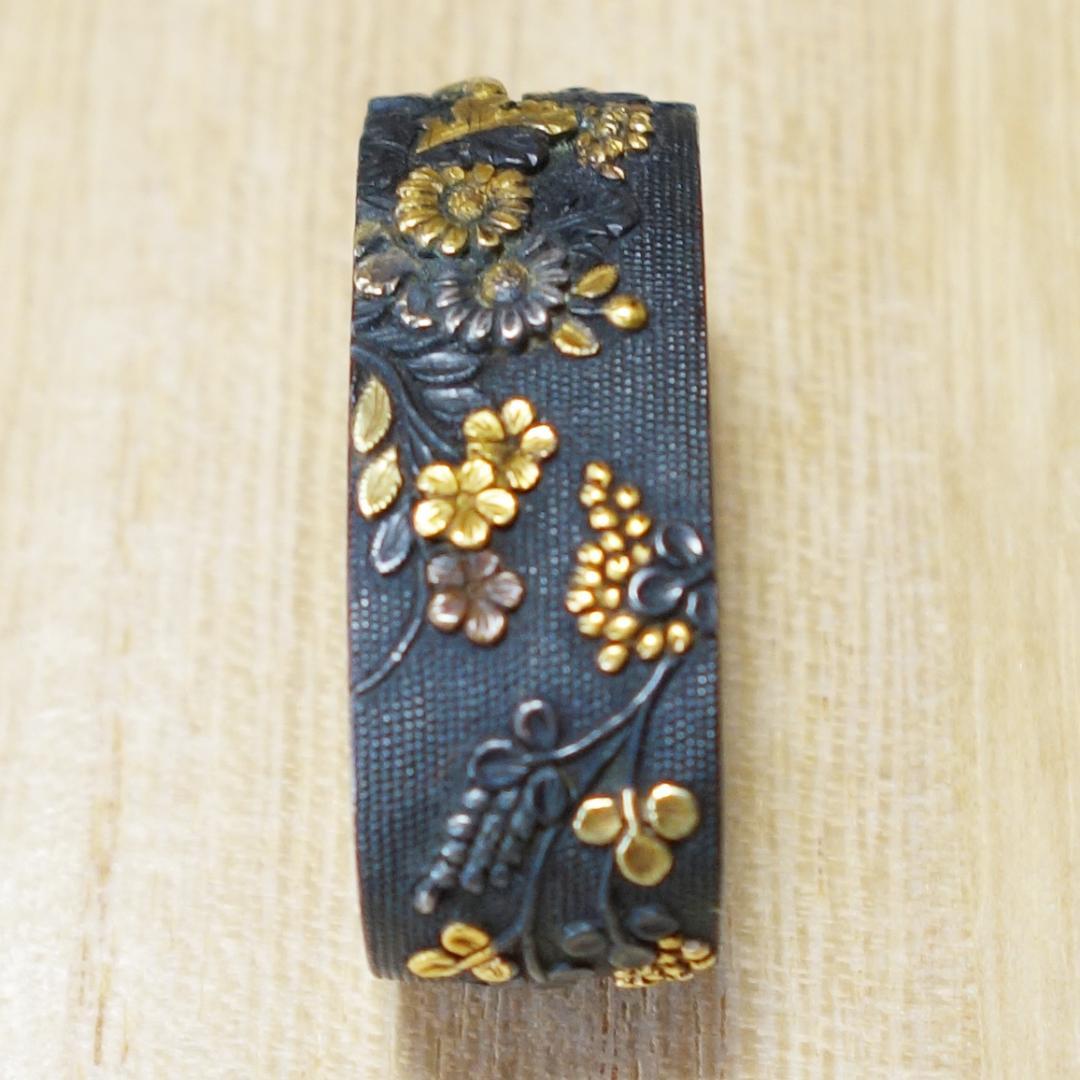 【草花図縁 赤銅魚子地 金銀銅象嵌】 刀装具 縁頭 鍔 鐔 日本刀 武具 骨董