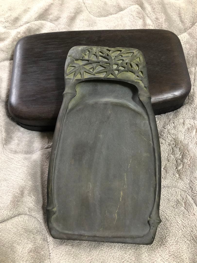 端渓硯　老坑 金綫 胭脂暈・蕉葉白・火捺・魚腦凍なと◆九吋◆上質箱◆旧麻子坑美石