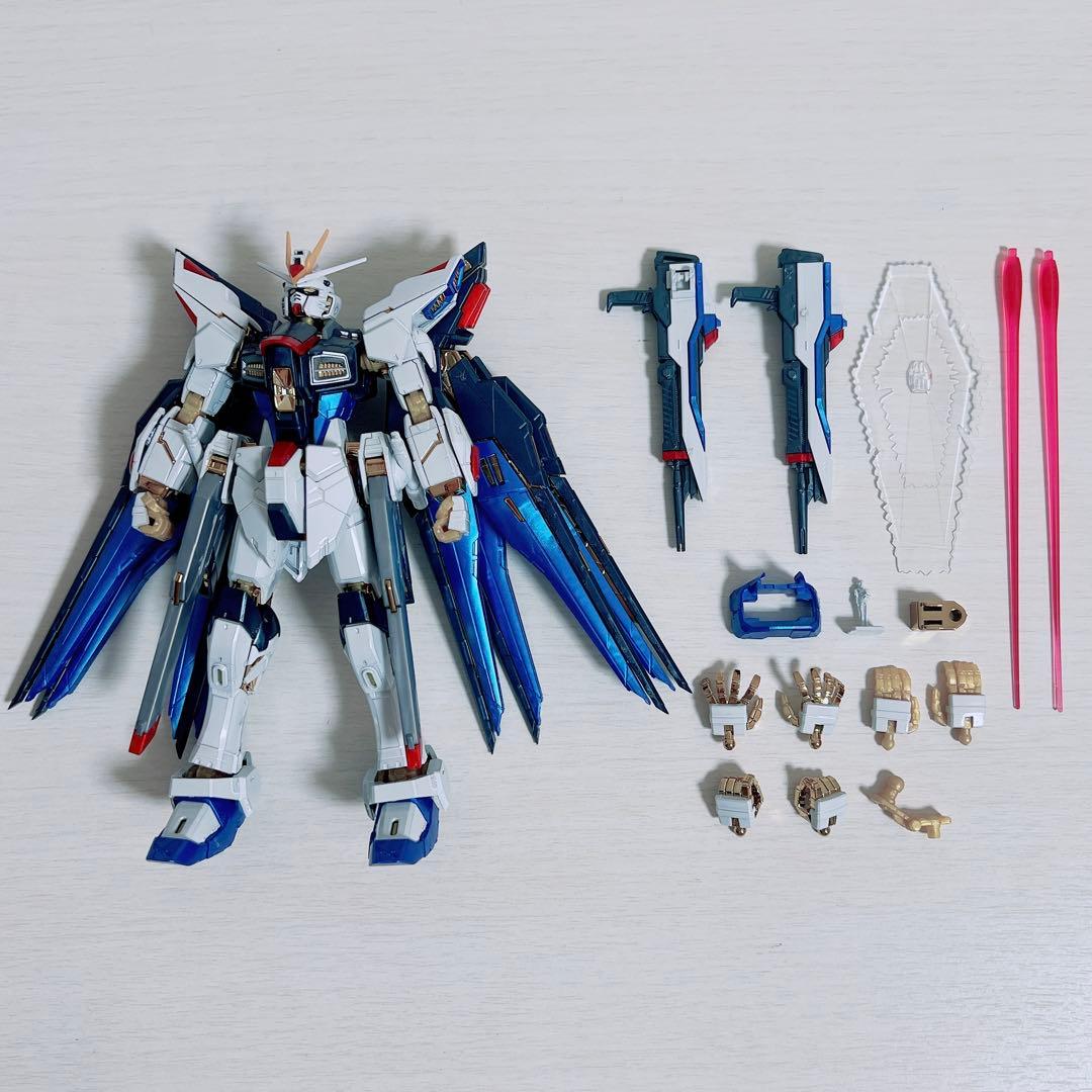 組立済み RG ストライクフリーガンダム チタニウムフィニッシュ 天空の翼セット