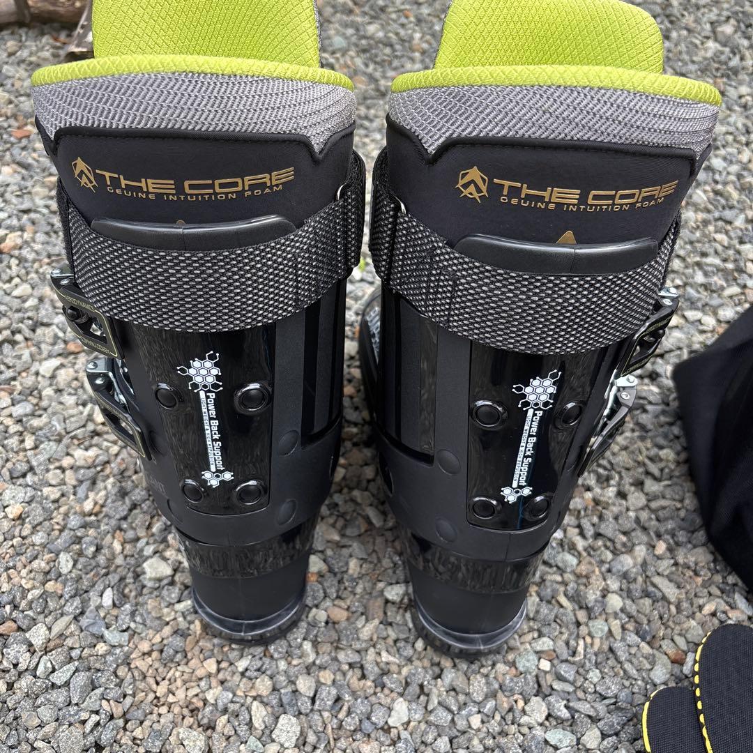 GEN スキーブーツ　BUMPS8