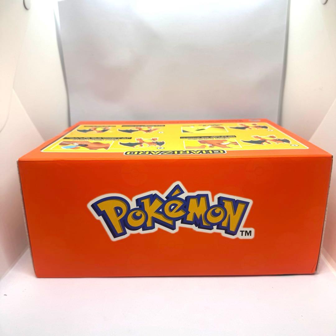 【海外限定】日本未入荷　ポケモン　リザードン　火？を吹き叫ぶ！　フィギュア