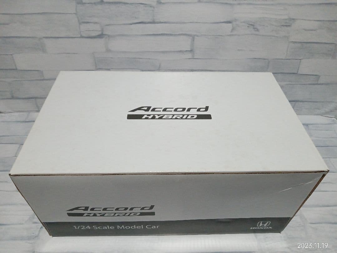 1/24 ホンダ　カラーサンプル　ミニカー　アコードハイブリッド　ホワイト