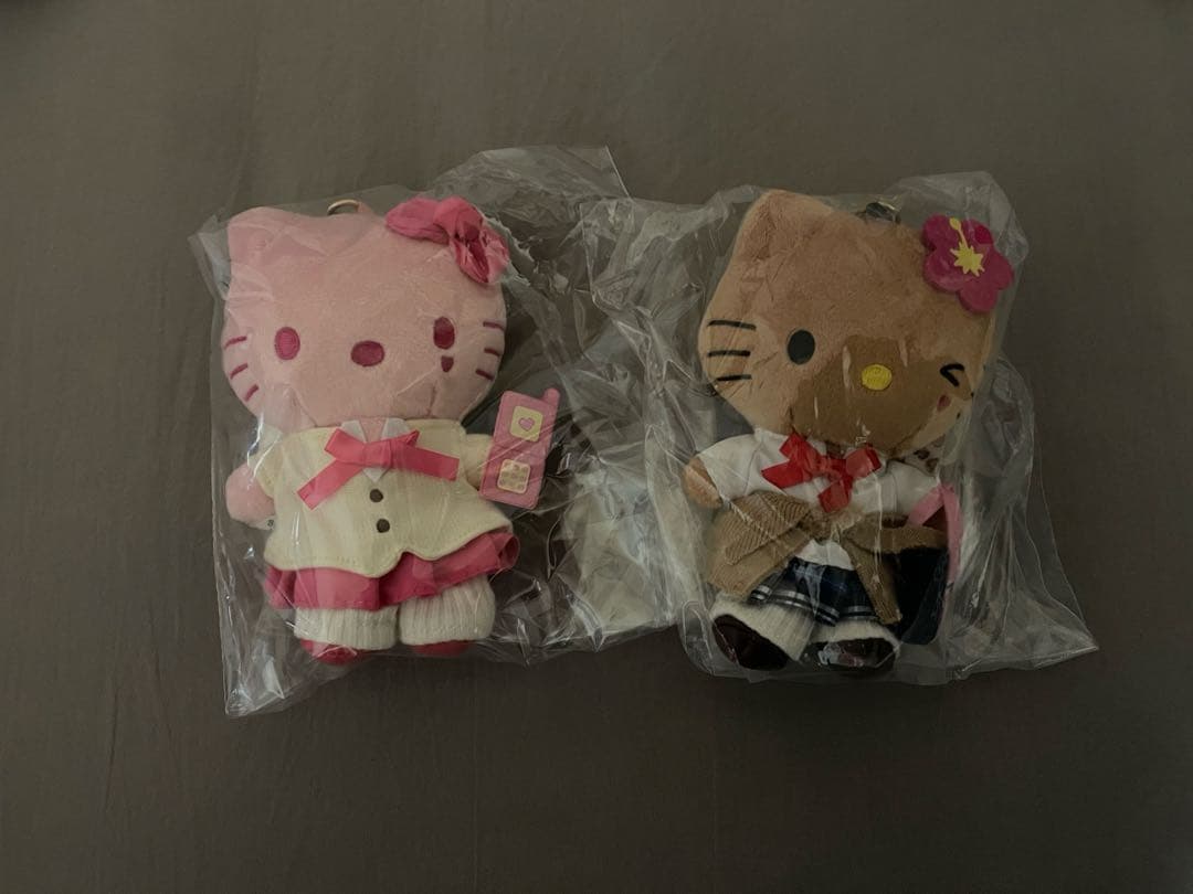 ハローキティ ピンク ぬいぐるみチャーム ティニーティニー　2点セット