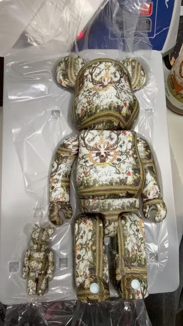 BE@RBRICK MUCH IN LOVE 100％ & 400％