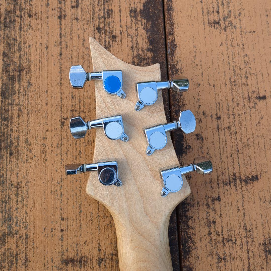 サンバースト エレキギター ユニークデザイン