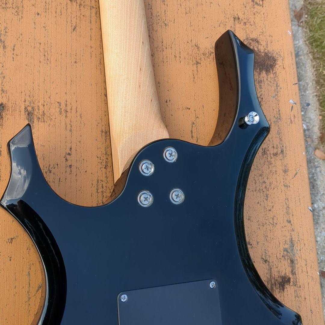 サンバースト エレキギター ユニークデザイン