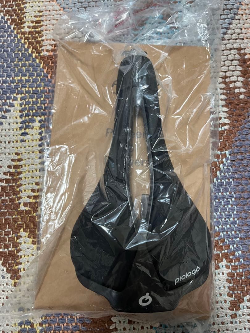 新品未使用　プロロゴ　スクラッチ　M5 カーボンサドル