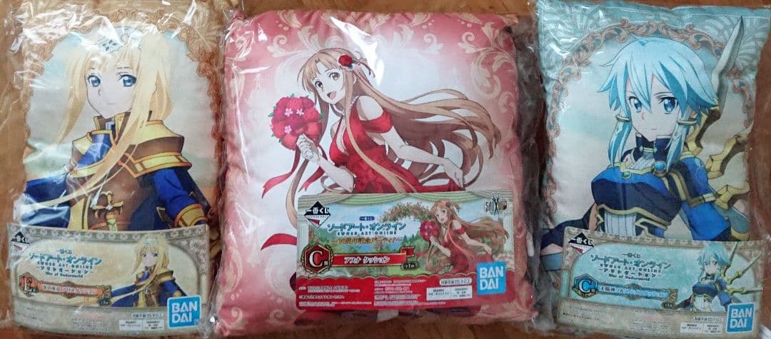 SAO フィギュア(アスナ)&クッション(アスナ、アリス、シノン)セット