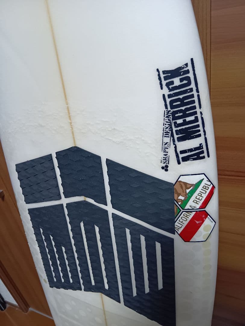 アルメリック#4 値引きあり 5'10 フィン.ケース.リーシュ付き