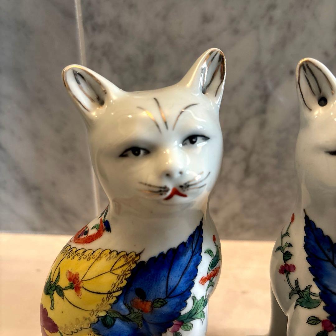 アンティーク　妖艶な瞳と手描きのお花が芸術的な珍しいペア猫ちゃん