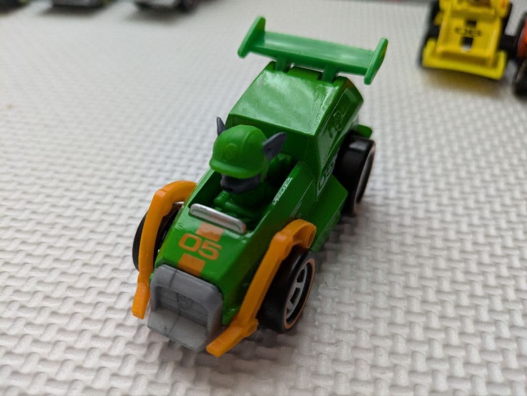 パウパトロール　ダイキャスト　ビーグル　カーレース大作戦など