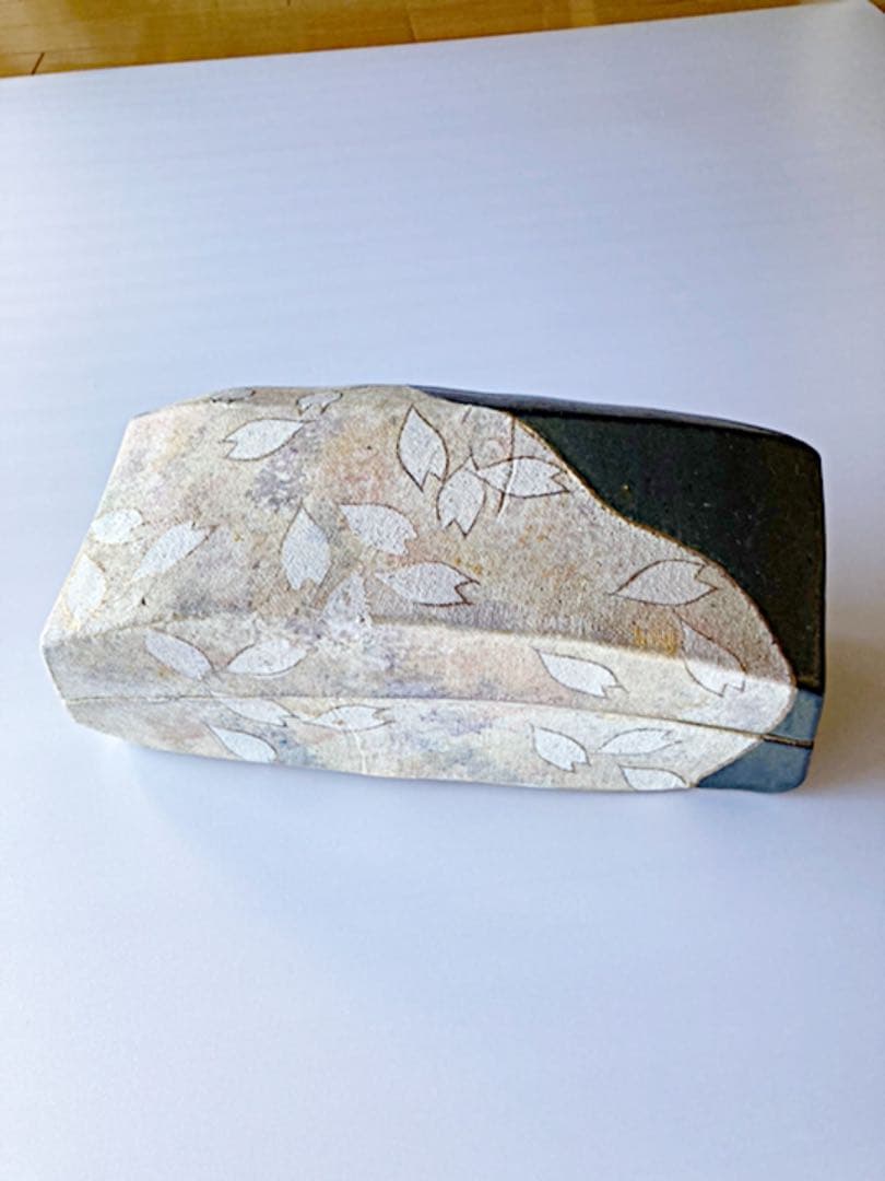 期間限定お値下げ中！！　新品未使用！！　島田恭子作　櫻　蓋物　布目金彩　益子焼